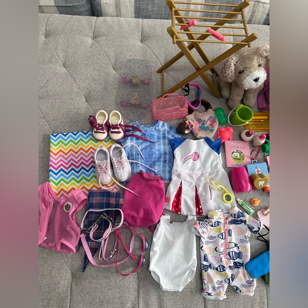 EUC MASSIVE LOT OF OUR GENERATION, DOLL CLOTHING, ACCESSORIES, DOGS, PLAY ITEMS - Picture 8 of 8